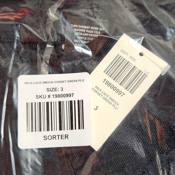 ❤️NWT HOT TOPIC SEXY LACED BLACK DRESS - PUFF SLEEVE - POCKETS - PLUS SIZE - Picture 6 of 12